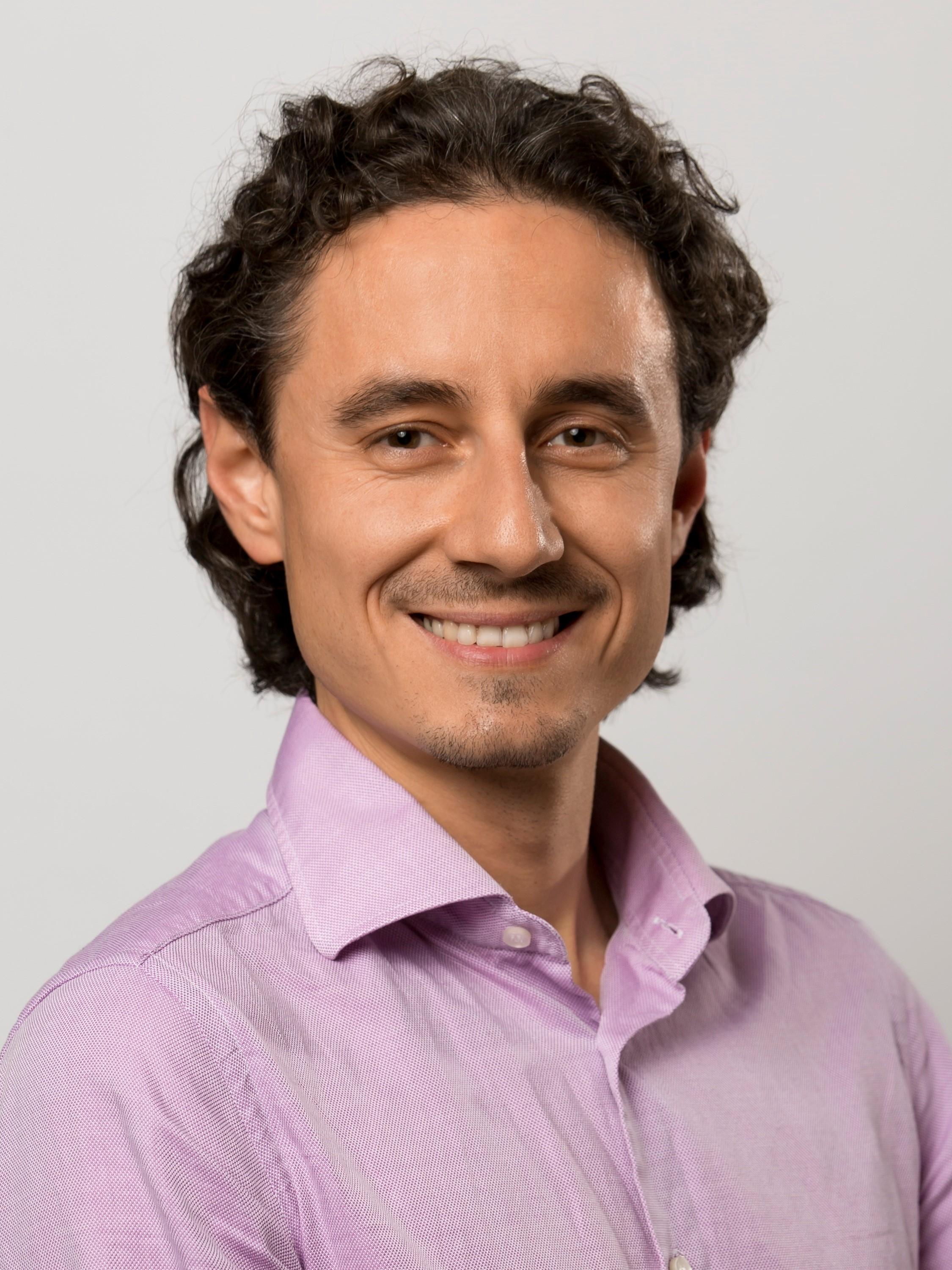 Presenter Dr Walter Barbieri