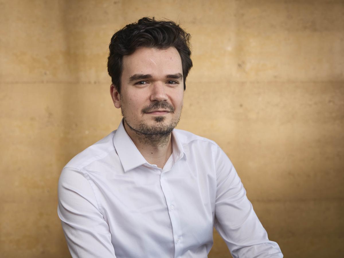 Dr Dylan Henderson