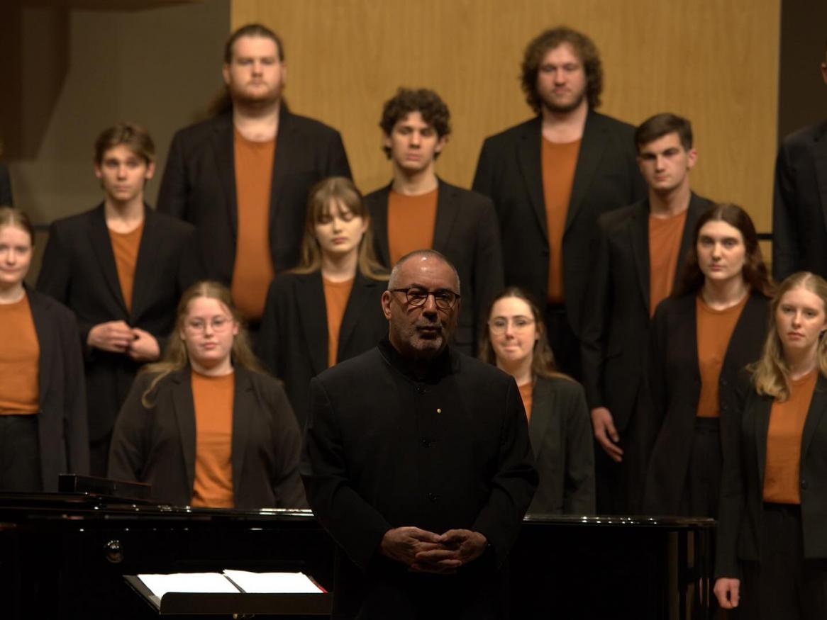 Carl Crossin and Gondwana Chorale Tour Canada and the USA