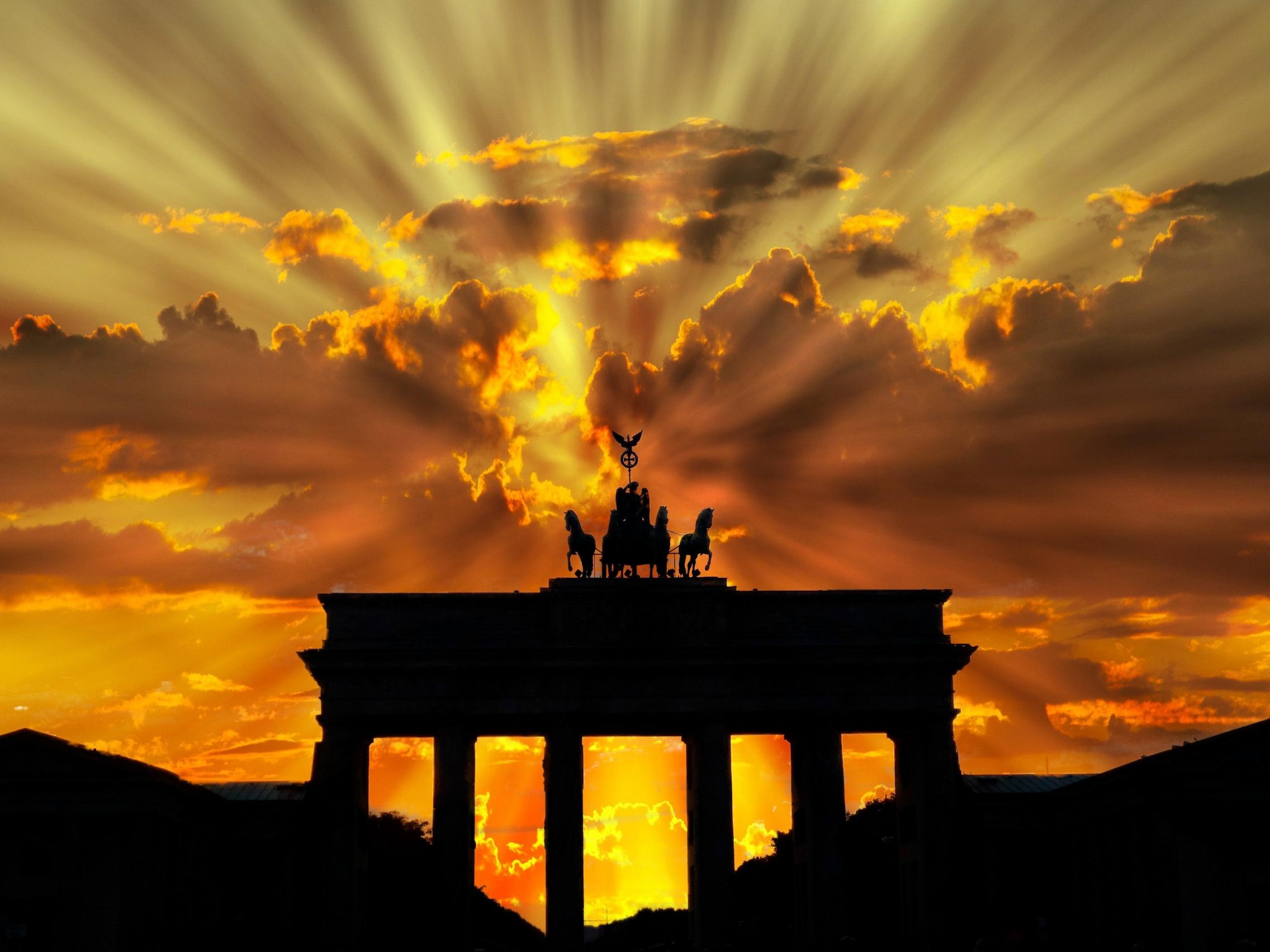 architecture-berlin-brandenburg-gate-64278